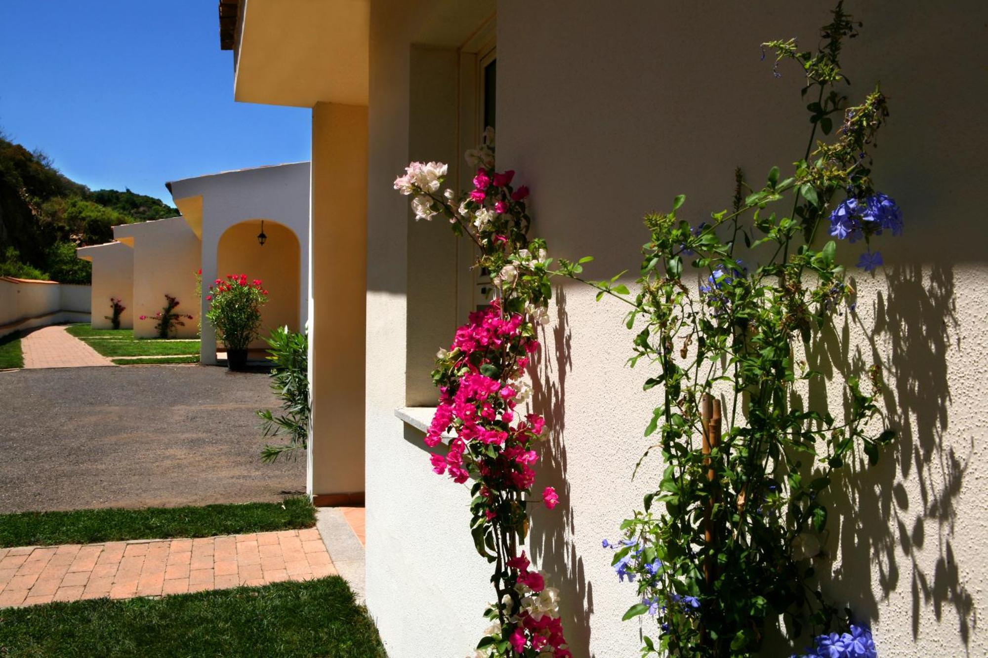 Hotel Pedra Ruja Budoni Esterno foto