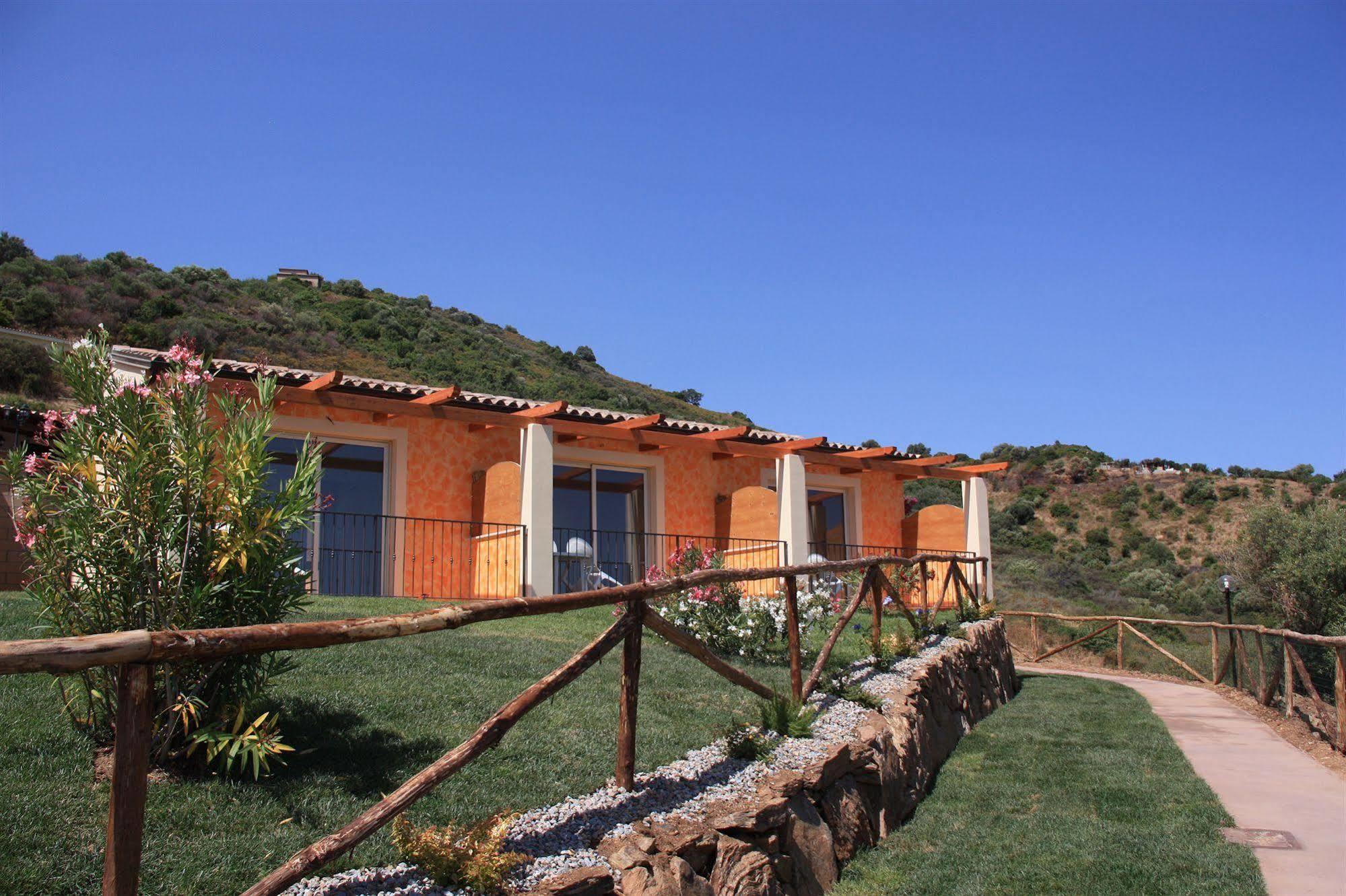 Hotel Pedra Ruja Budoni Esterno foto