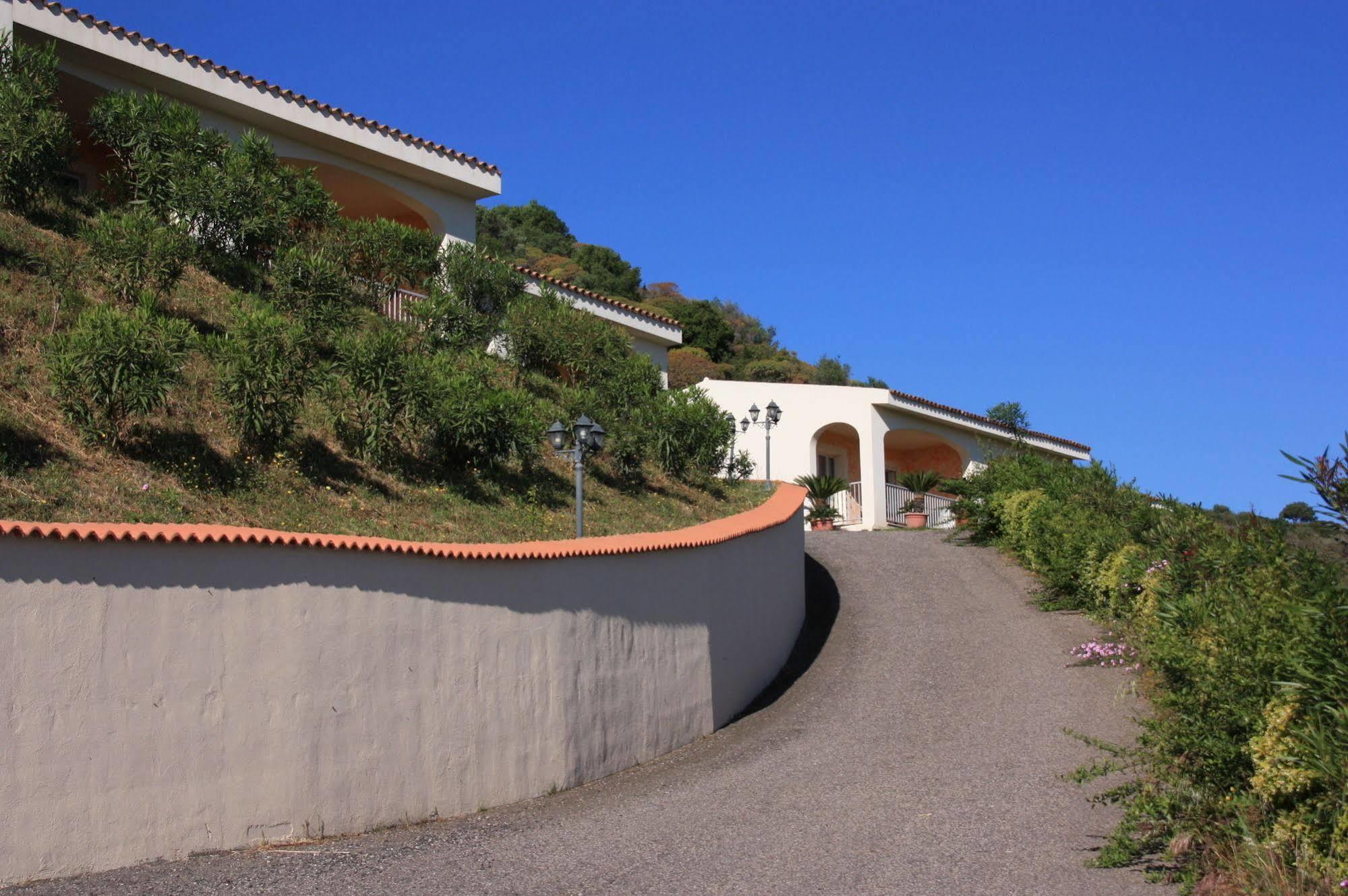 Hotel Pedra Ruja Budoni Esterno foto