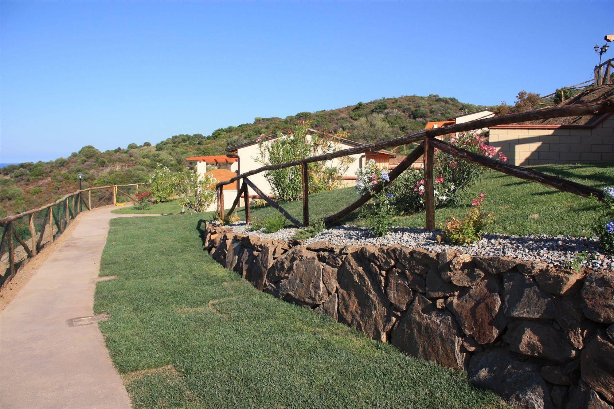 Hotel Pedra Ruja Budoni Esterno foto