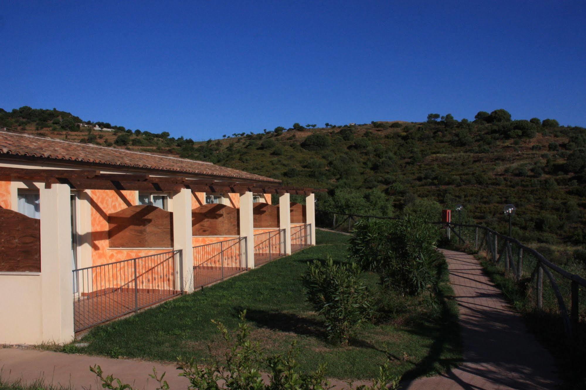 Hotel Pedra Ruja Budoni Esterno foto